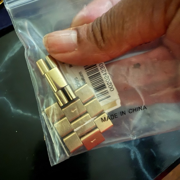 Gold Watch Link Set - Picture 2 of 2